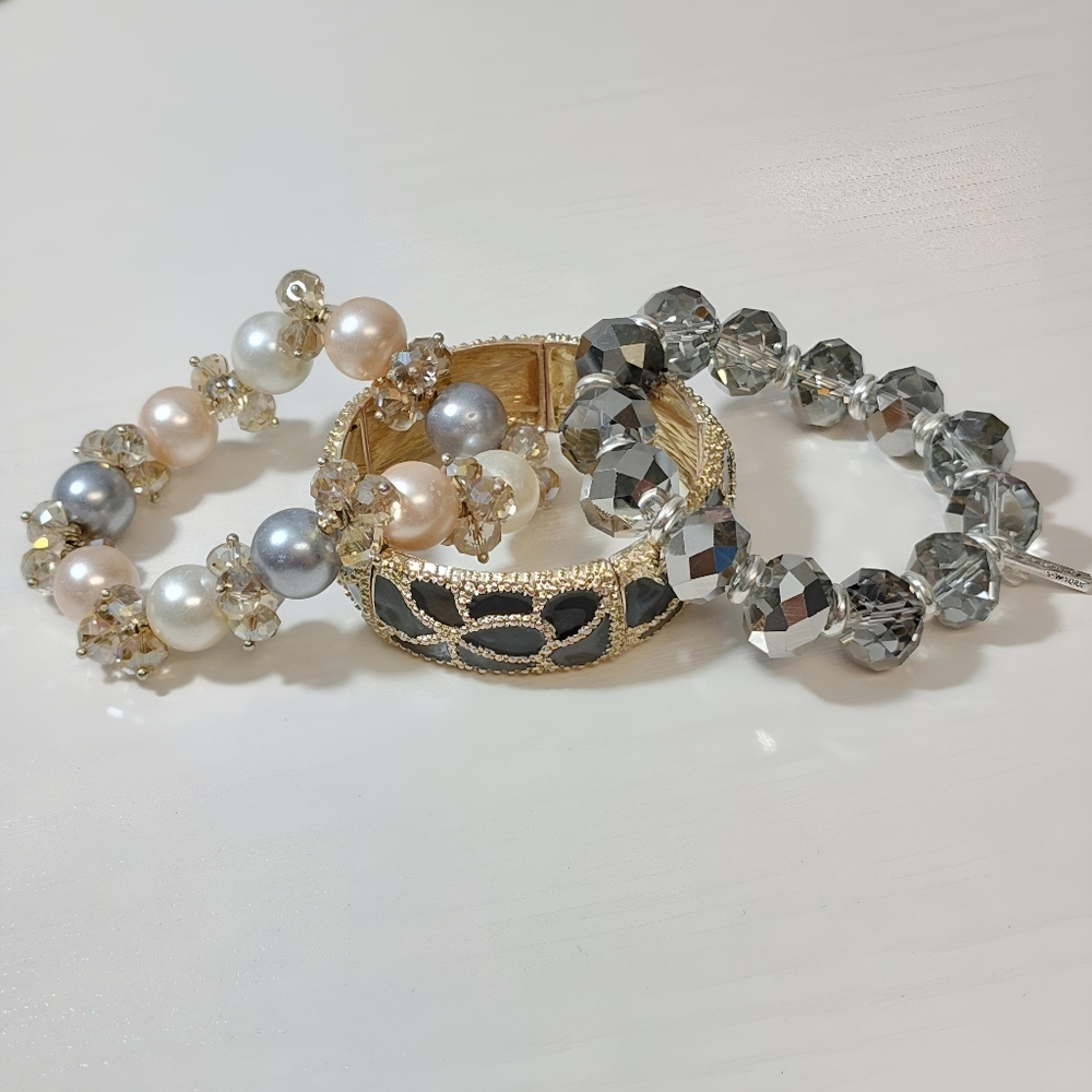 Vintage 3 piece Stretch Bracelet Lot Bundle Glass Bead AB Faux Pearls Enamel - Picture 11 of 11
